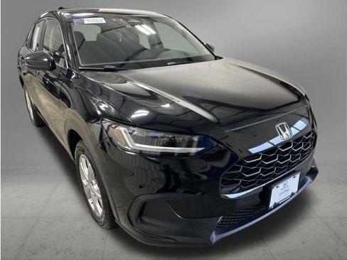 Certified 2023 Honda HR-V LX image 9
