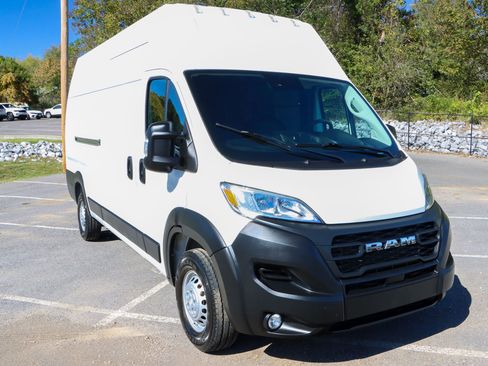 Used 2024 RAM ProMaster 3500 w/ Convenience Group image 5