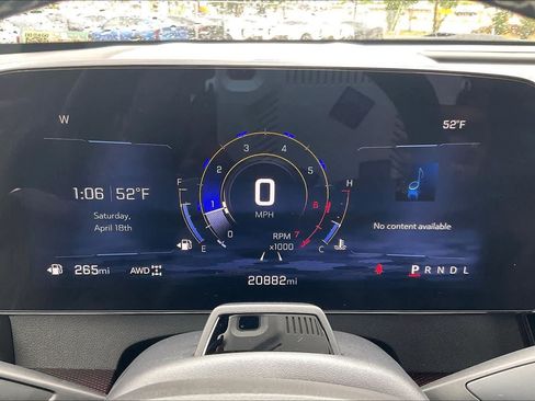 Used 2024 Chevrolet Traverse Z71 w/ Enhanced Driving Package AWD/4WD image 17