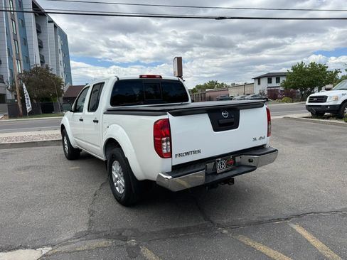 Used 2021 Nissan Frontier SV w/ SV Utility Package AWD/4WD image 7