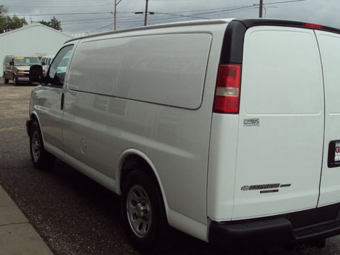 Used 2014 Chevrolet Express 1500 AWD image 15