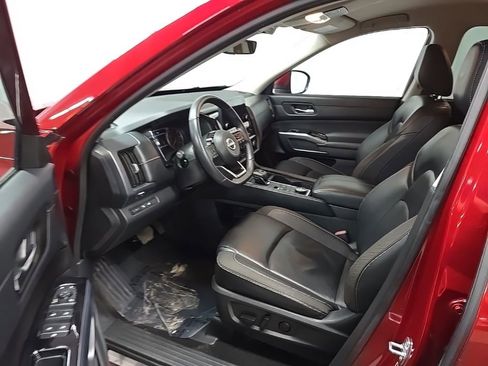 Used 2023 Nissan Pathfinder SL w/ Lighting Package (N92) image 28