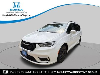 Used 2022 Chrysler Pacifica Touring-L