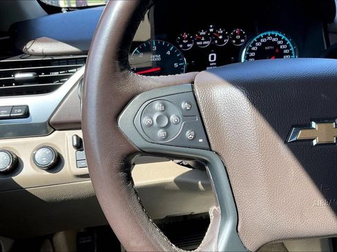 Used 2019 Chevrolet Suburban Premier AWD/4WD image 18