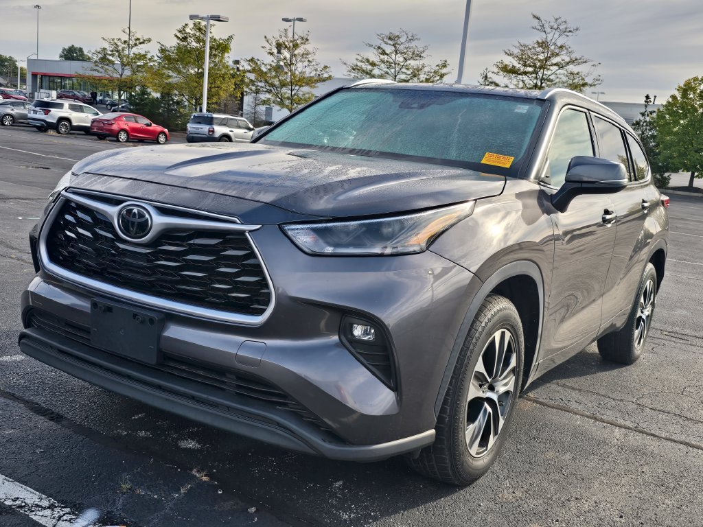 Certified 2021 Toyota Highlander XLE FWD image 4