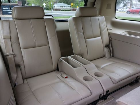 Used 2007 GMC Yukon SLT w/ SLT Preferred Equipment Group AWD/4WD image 22