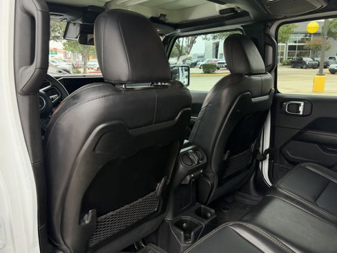 Used 2024 Jeep Gladiator Sport AWD/4WD image 15