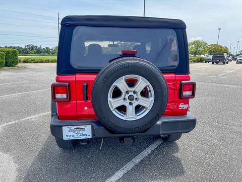 Used 2020 Jeep Wrangler Sport AWD/4WD image 4