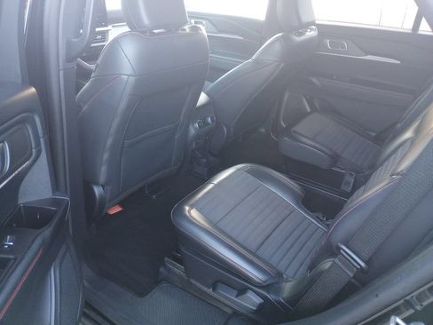 Certified 2025 Ford Explorer ST-Line AWD/4WD image 17
