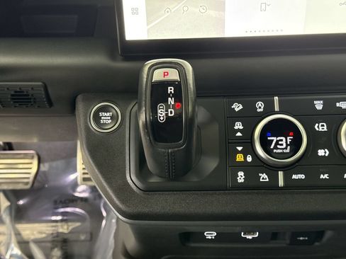 Used 2022 Land Rover Defender 90 X AWD/4WD image 17