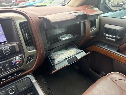 Used 2017 Chevrolet Silverado 1500 High Country AWD/4WD image 30