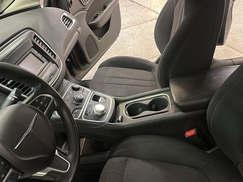 Certified 2016 Chrysler 200 Limited w/ Convenience Group FWD image 25