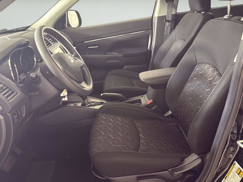 Used 2023 Mitsubishi Outlander Sport ES AWD/4WD image 4