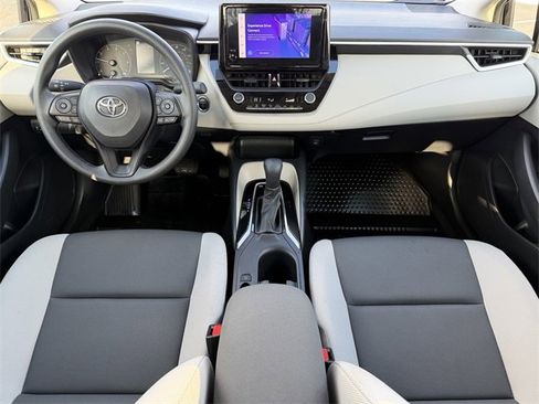 Used 2025 Toyota Corolla LE image 20