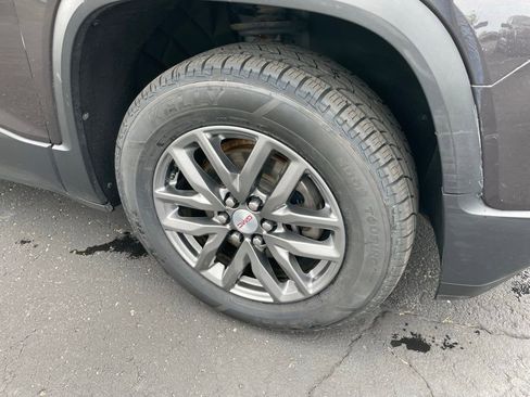 Used 2018 GMC Acadia SLT AWD/4WD image 3