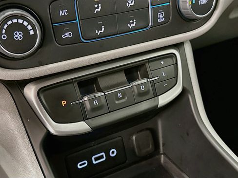 Used 2024 GMC Terrain SLE AWD/4WD image 25