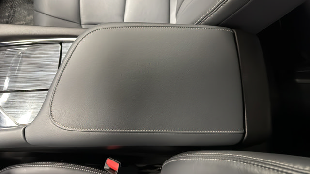 Used 2018 Buick Enclave Premium w/ LPO, Hit The Road Package AWD/4WD image 19