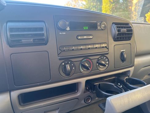 Used 2006 Ford F350 Lariat image 33