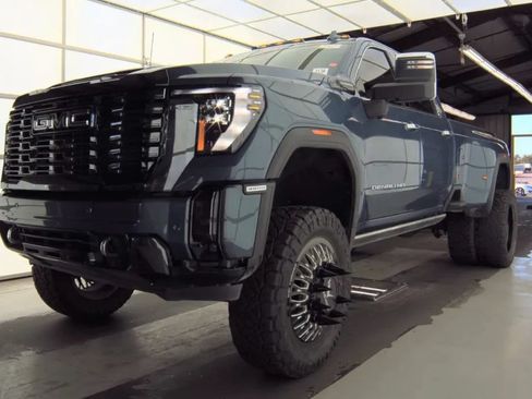 Used 2024 GMC Sierra 3500 Denali Ultimate AWD/4WD image 1