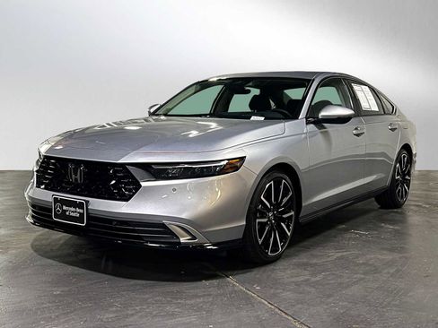Used 2025 Honda Accord Touring image 7