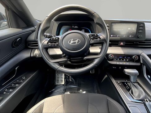 Used 2025 Hyundai Elantra Sport FWD image 8