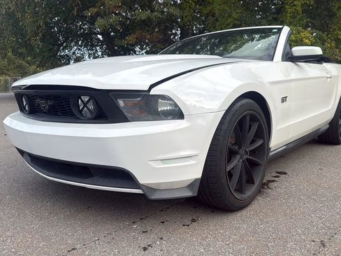Used 2010 Ford Mustang GT Premium image 3