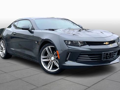 Used 2017 Chevrolet Camaro LT image 2