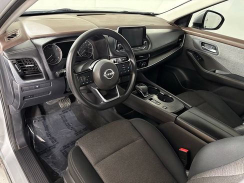Used 2023 Nissan Rogue SV FWD image 17