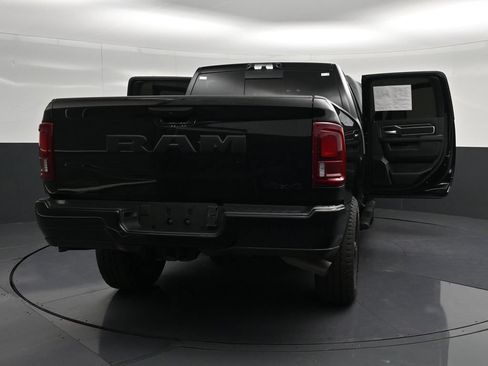 Used 2025 RAM 2500 Big Horn AWD/4WD image 35