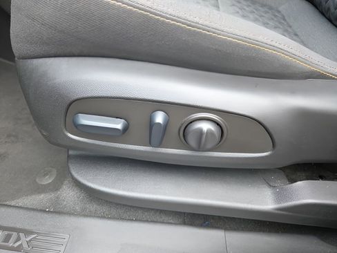 Used 2023 Chevrolet Equinox LT image 17