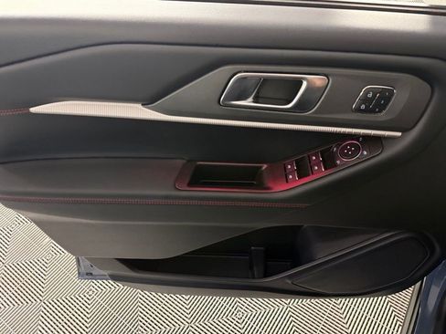 Used 2025 Ford Explorer ST AWD/4WD image 23