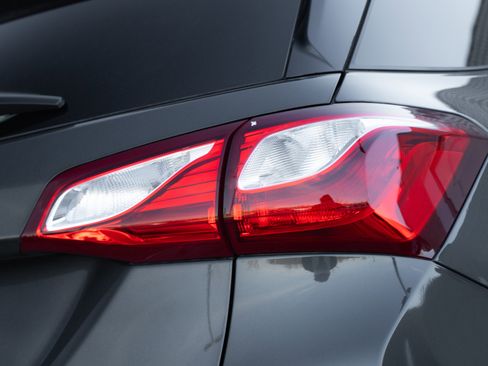 Used 2018 Chevrolet Equinox LT image 25