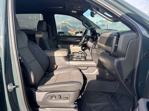 Certified 2026 Chevrolet Silverado 1500 ZR2 w/ Dark Appearance Package AWD/4WD image 18