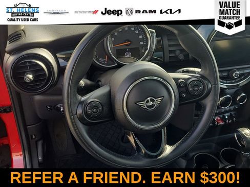 Used 2019 MINI Cooper 4-Door Hardtop w/ Premium Package FWD image 13