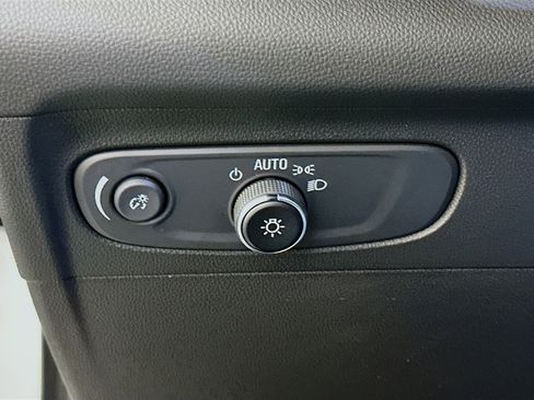 Used 2022 Buick Envision Preferred image 17