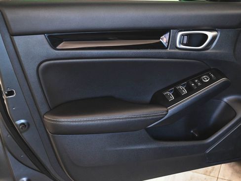 Used 2024 Honda Civic Sport Touring image 7