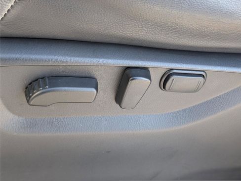 Used 2024 Nissan Armada SL w/ Captain's Chairs Package image 23