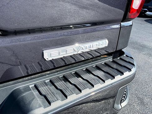 Used 2022 GMC Sierra 1500 Elevation w/ X31 Off-Road Package image 8