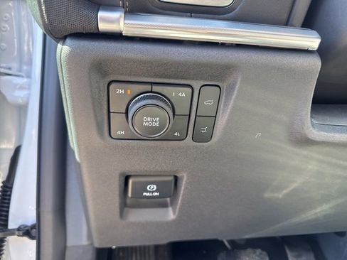 Used 2025 Ford Expedition Max Platinum w/ Driver's Package image 26