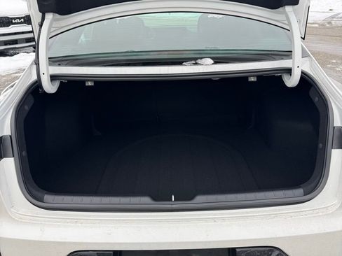 New 2025 Kia K4 GT-Line image 7