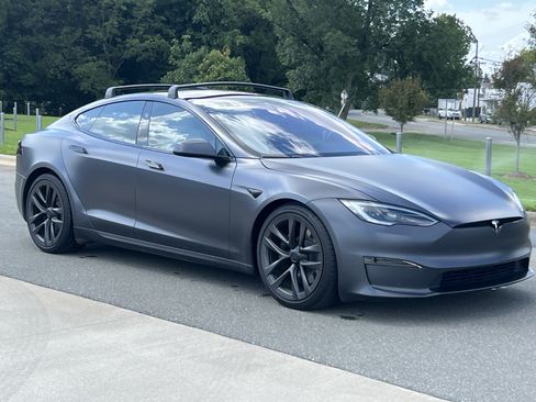 Used 2024 Tesla Model S AWD/4WD image 1