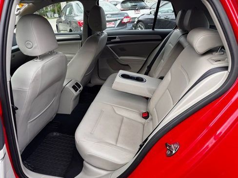 Used 2015 Volkswagen Golf SE FWD image 19