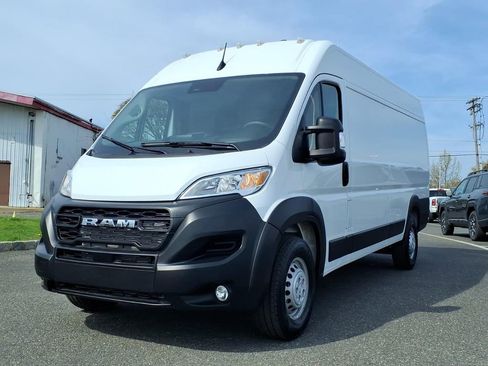 Used 2025 RAM ProMaster 3500 w/ Convenience Group image 3