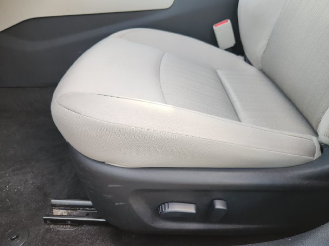 Used 2025 Nissan Altima 2.5 SV FWD image 21