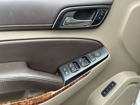 Used 2016 Chevrolet Suburban LTZ image 17