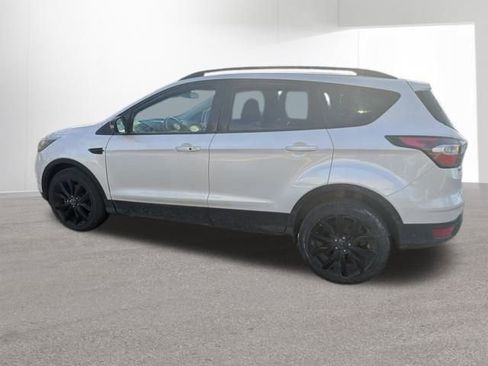Used 2017 Ford Escape Titanium image 5