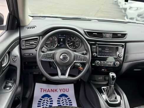 Used 2019 Nissan Rogue S image 5
