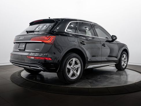 Used 2023 Audi Q5 2.0T Premium w/ Convenience Package image 4