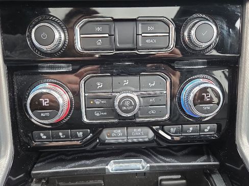 Used 2021 GMC Yukon Denali w/ Denali Premium Package AWD/4WD image 37