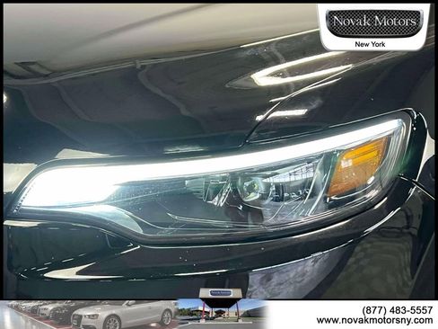 Used 2021 Jeep Cherokee Limited image 10